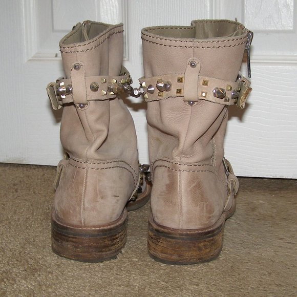 size 8.5 SAM EDELMAN Taupe/beige Leather Studded Biker Moto boots - Picture 4 of 15